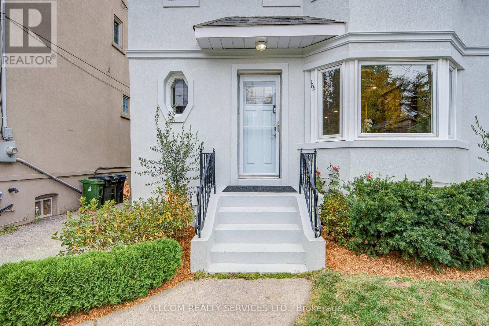 164 Glenvale Boulevard Property Photo 2