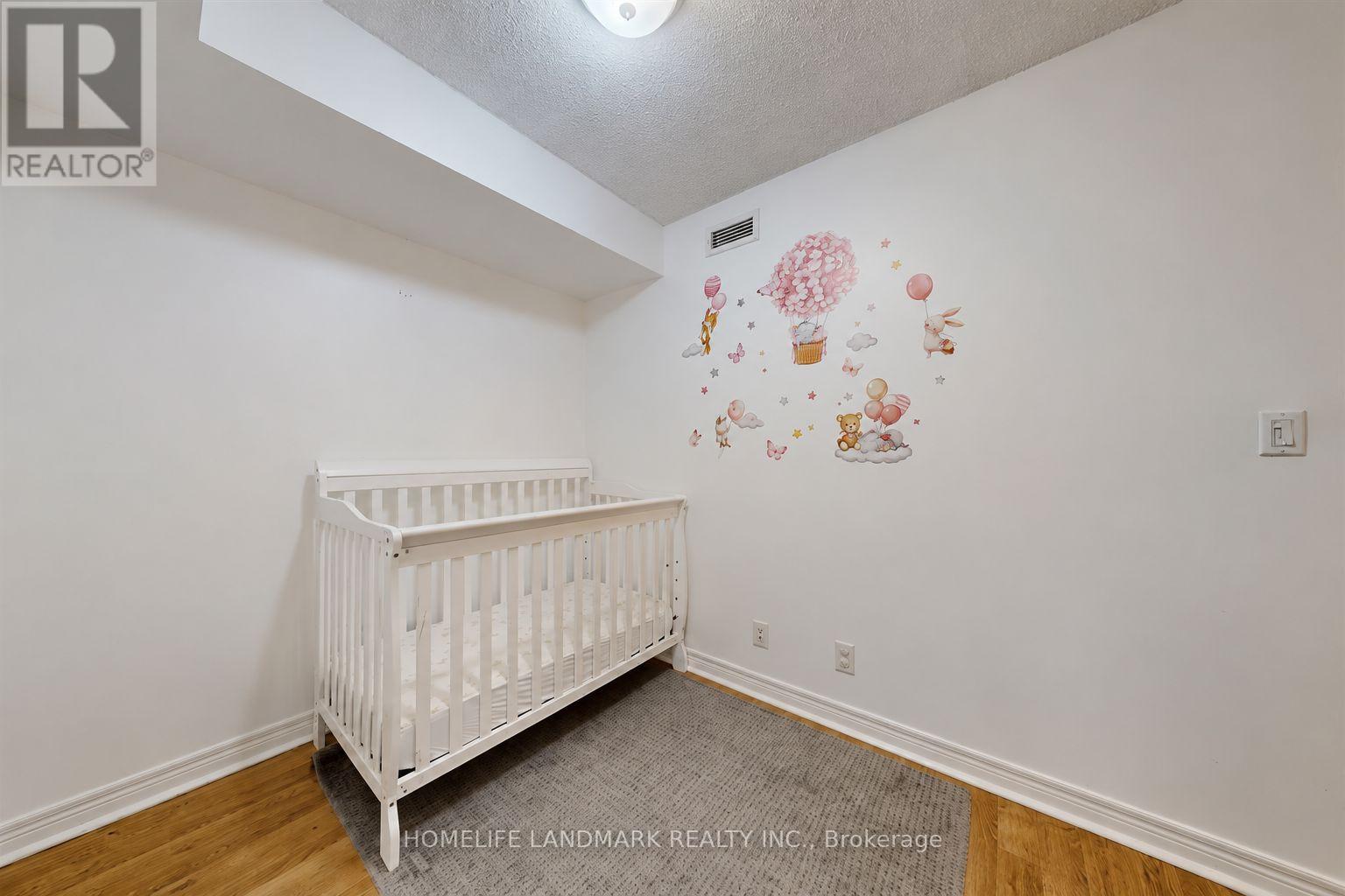 908 - 212 Eglinton Avenue E Property Photo 6