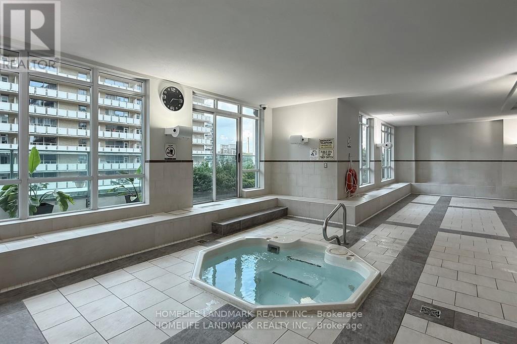 908 - 212 Eglinton Avenue E Property Photo 15