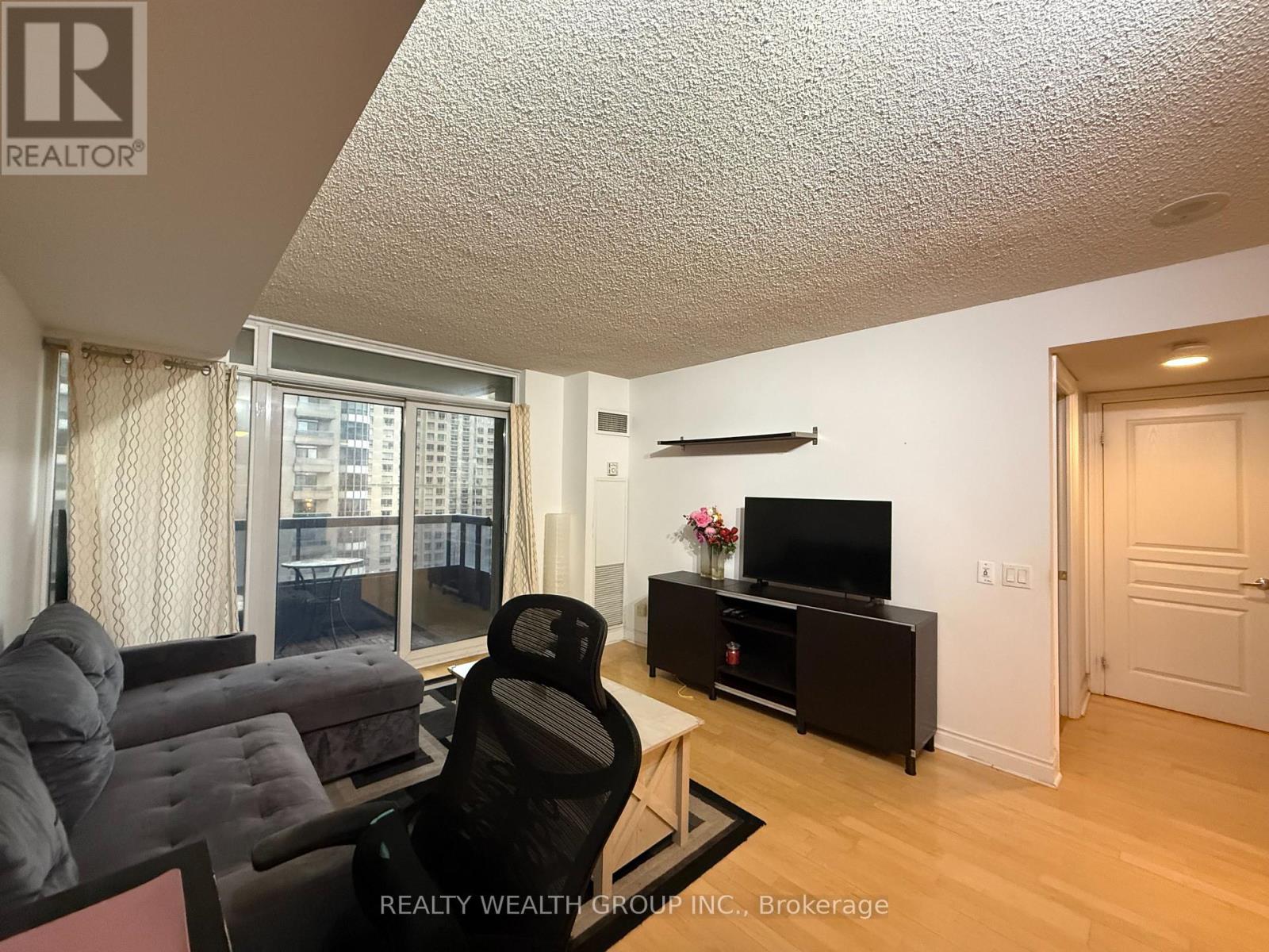 1017 - 15 Northtown Way Property Photo 11