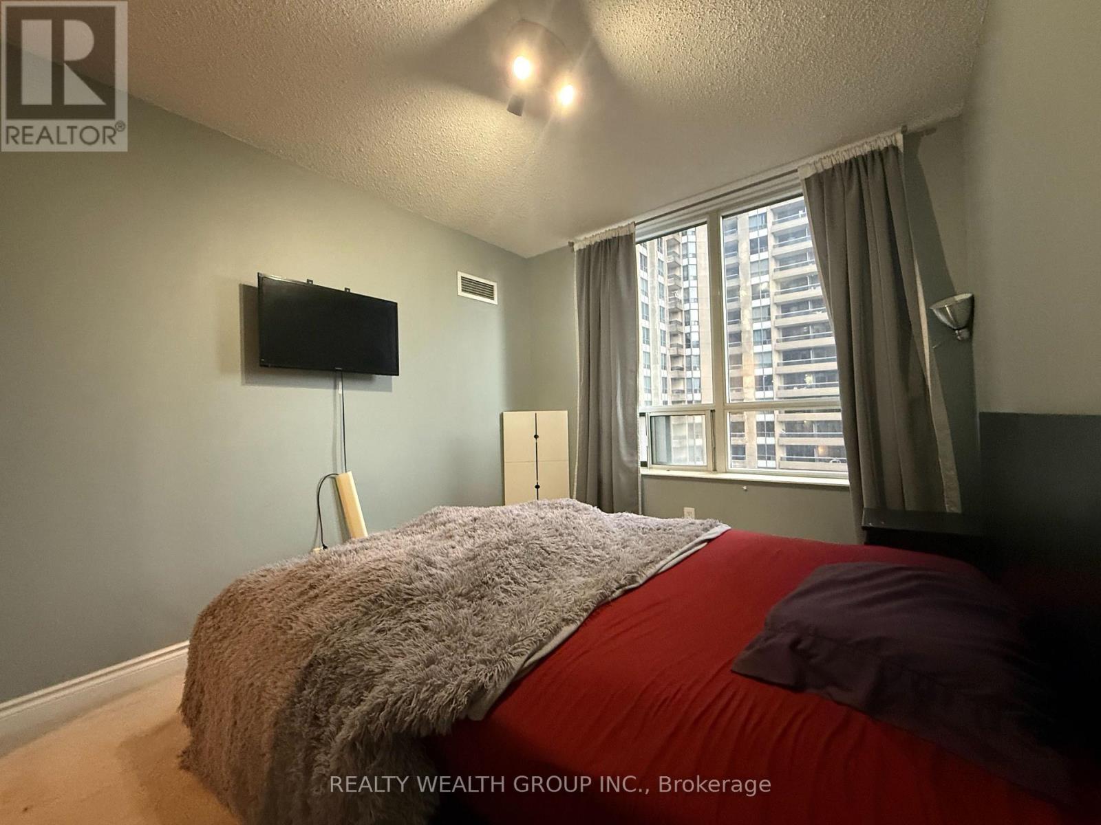 1017 - 15 Northtown Way Property Photo 17