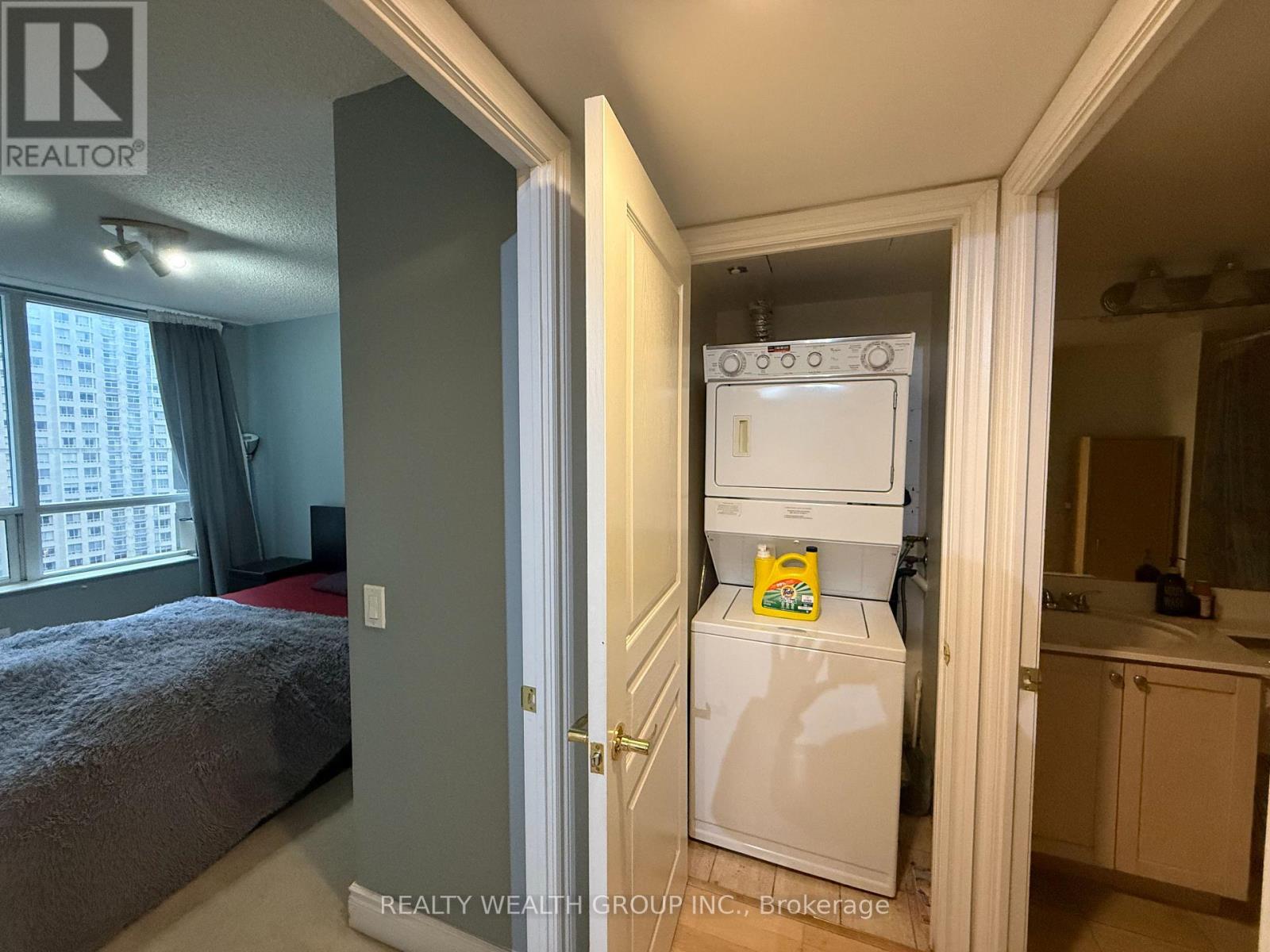 1017 - 15 Northtown Way Property Photo 19