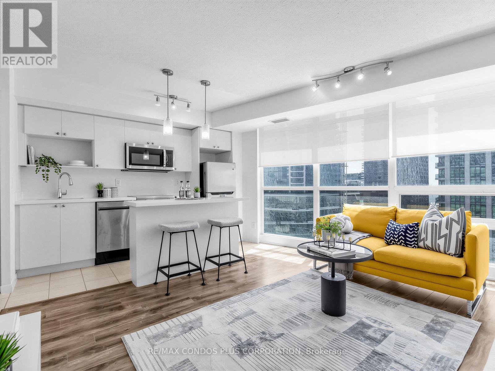 1012 - 18 Yonge Street Property Photo 7