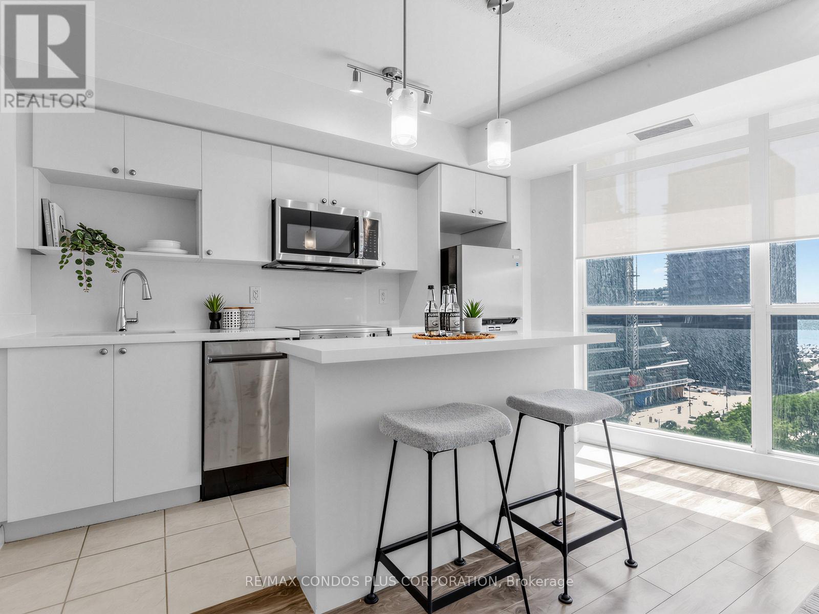 1012 - 18 Yonge Street Property Photo 10