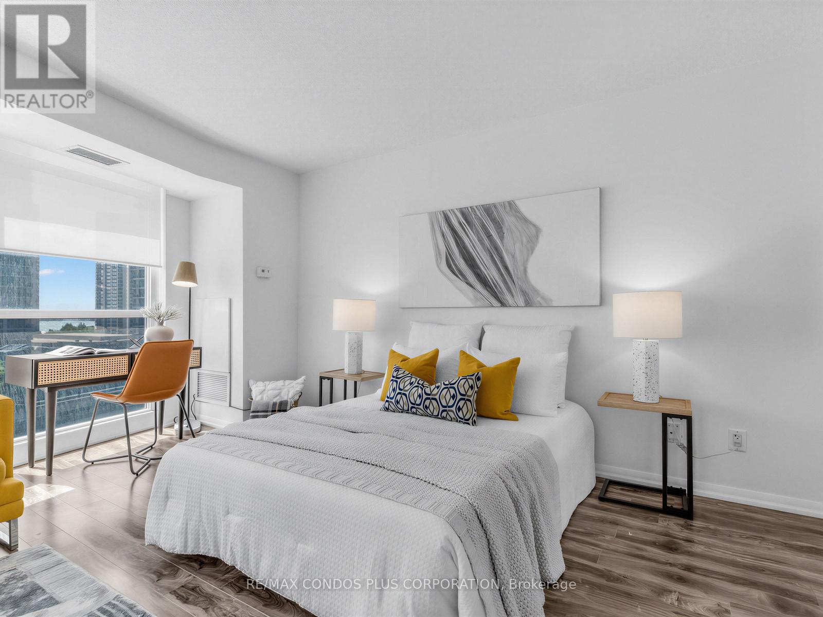 1012 - 18 Yonge Street Property Photo 16