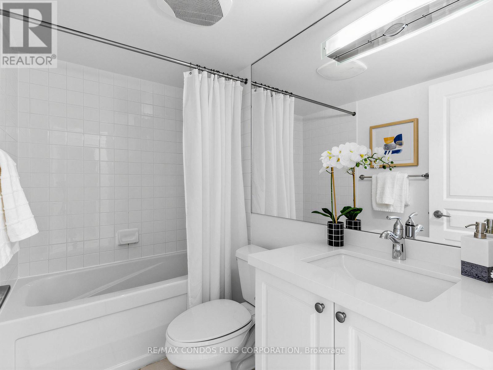 1012 - 18 Yonge Street Property Photo 24