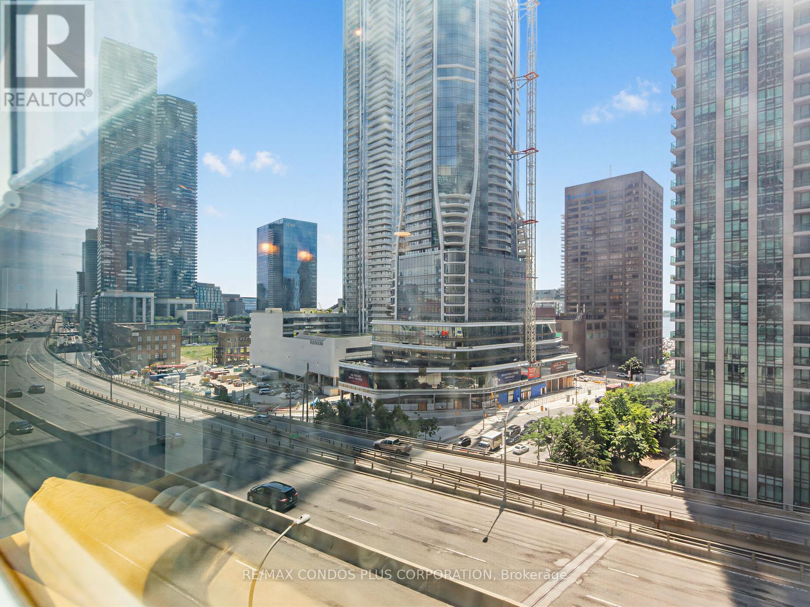 1012 - 18 Yonge Street Property Photo 27