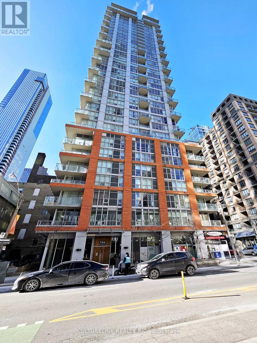 707 - 126 Simcoe Street Property Photo 1