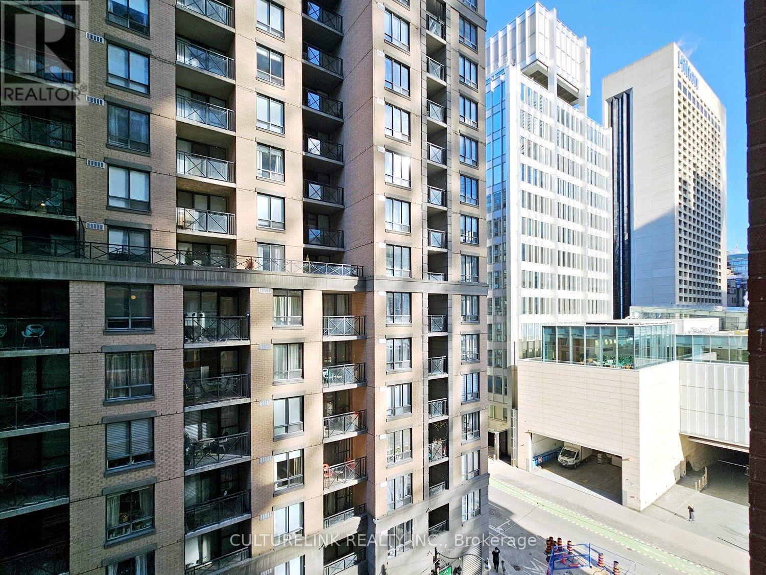 707 - 126 Simcoe Street Property Photo 3
