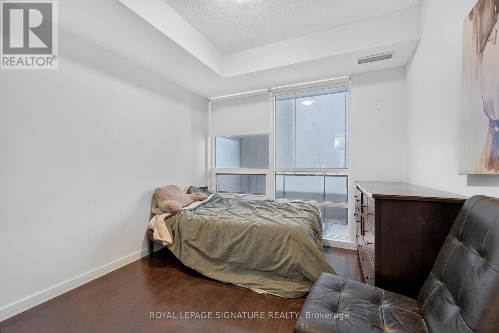 605 - 460 Adelaide Street E Property Photo 15