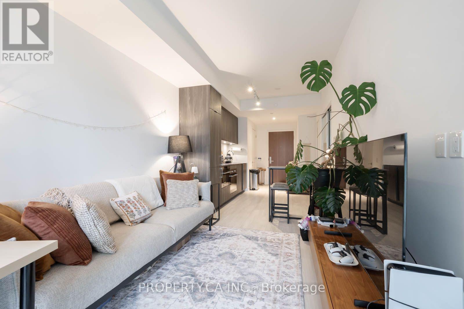 501 - 15 Queens Quay E Property Photo 6