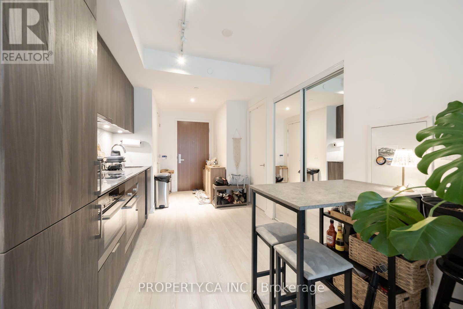 501 - 15 Queens Quay E Property Photo 7