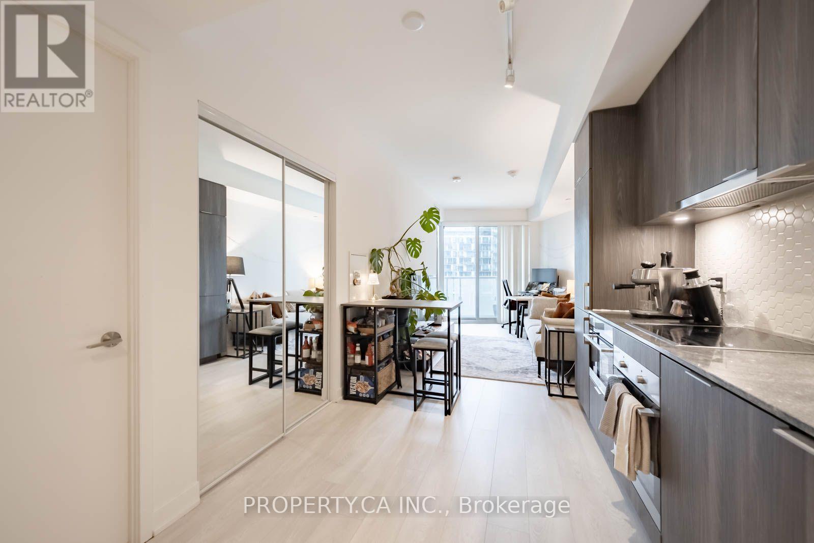 501 - 15 Queens Quay E Property Photo 9