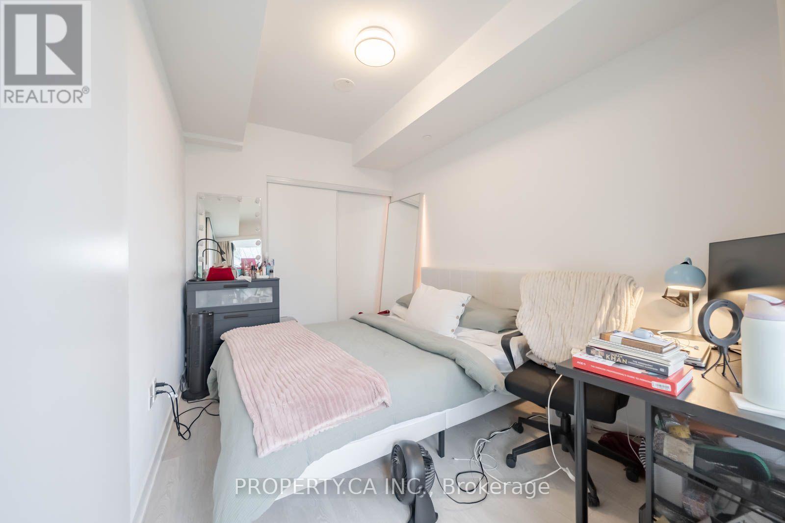 501 - 15 Queens Quay E Property Photo 10