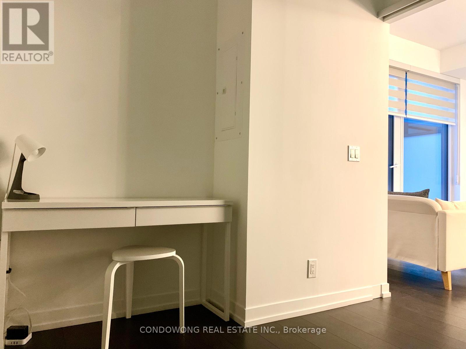 805 - 2020 Bathurst Street Property Photo 5