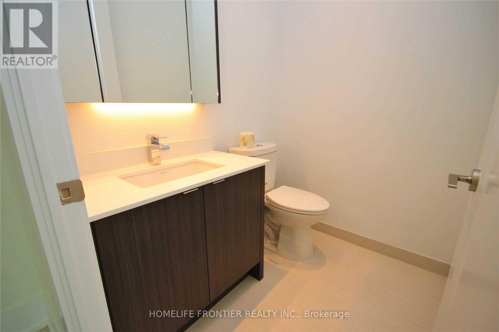 912 - 1 Edgewater Drive Property Photo 17