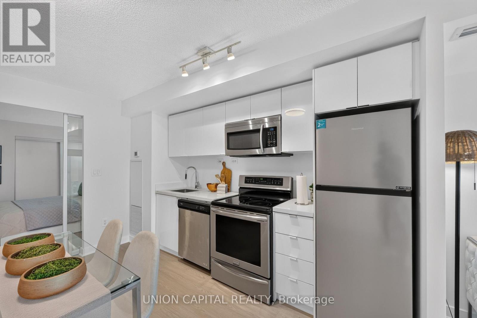 551 - 10 Capreol Court Property Photo 15