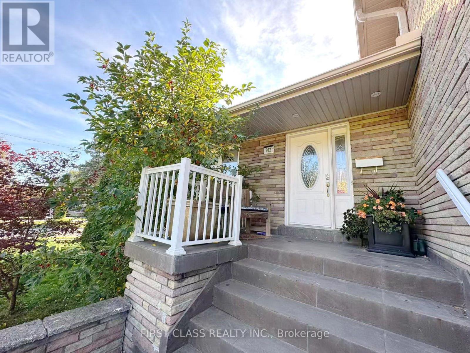 202 Goddard Street Property Photo 3