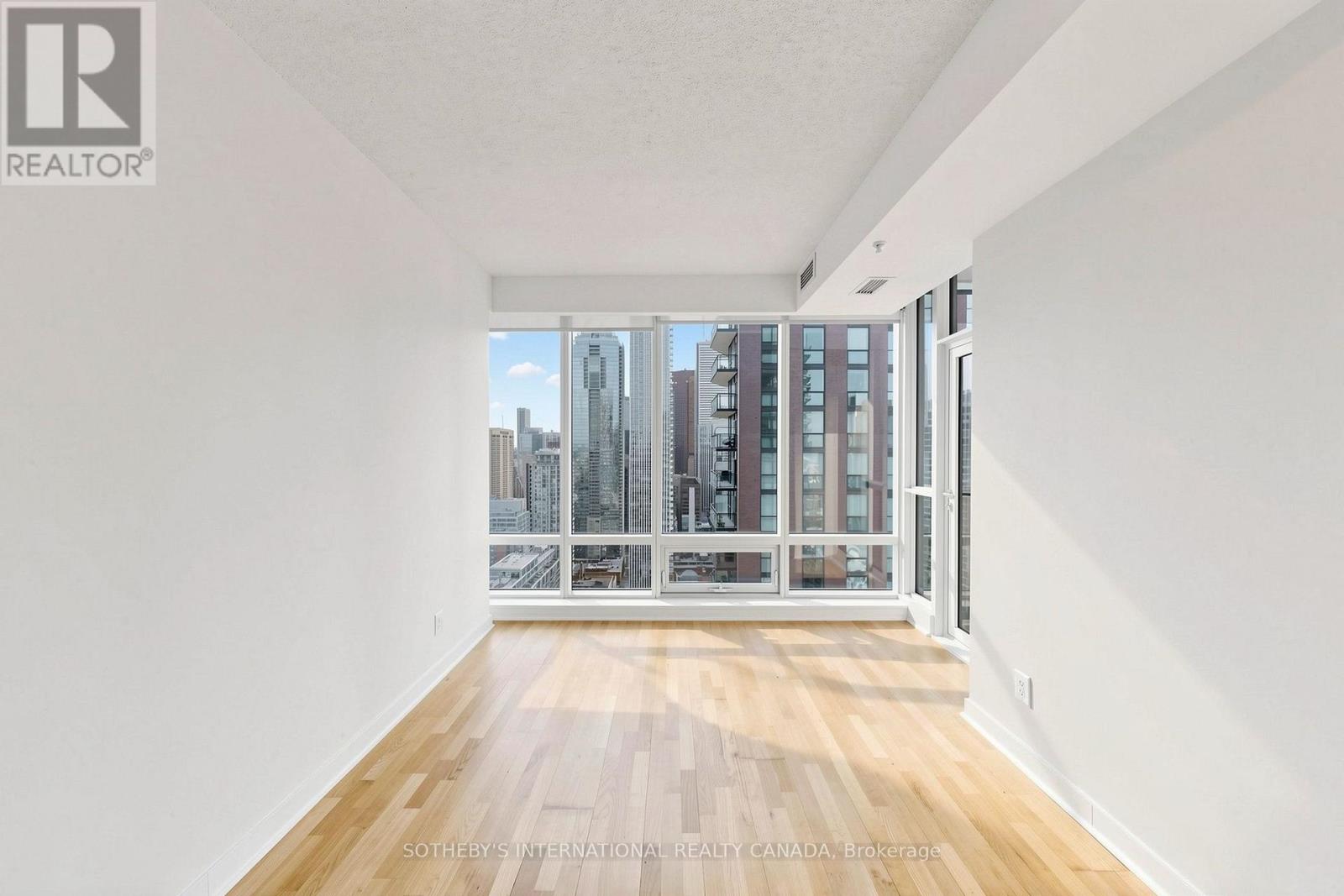 3906 - 295 Adelaide Street W Property Photo 4