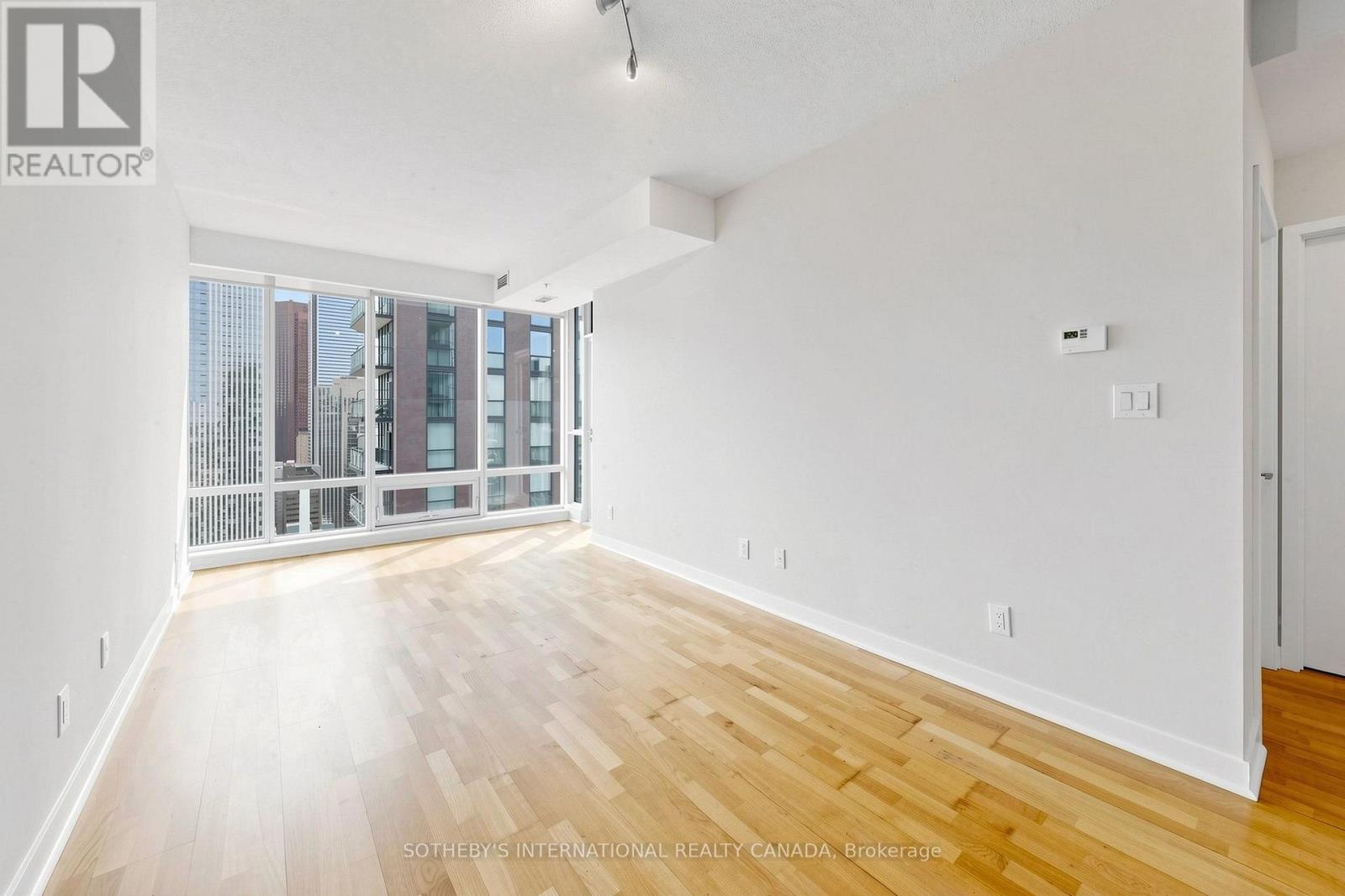 3906 - 295 Adelaide Street W Property Photo 5
