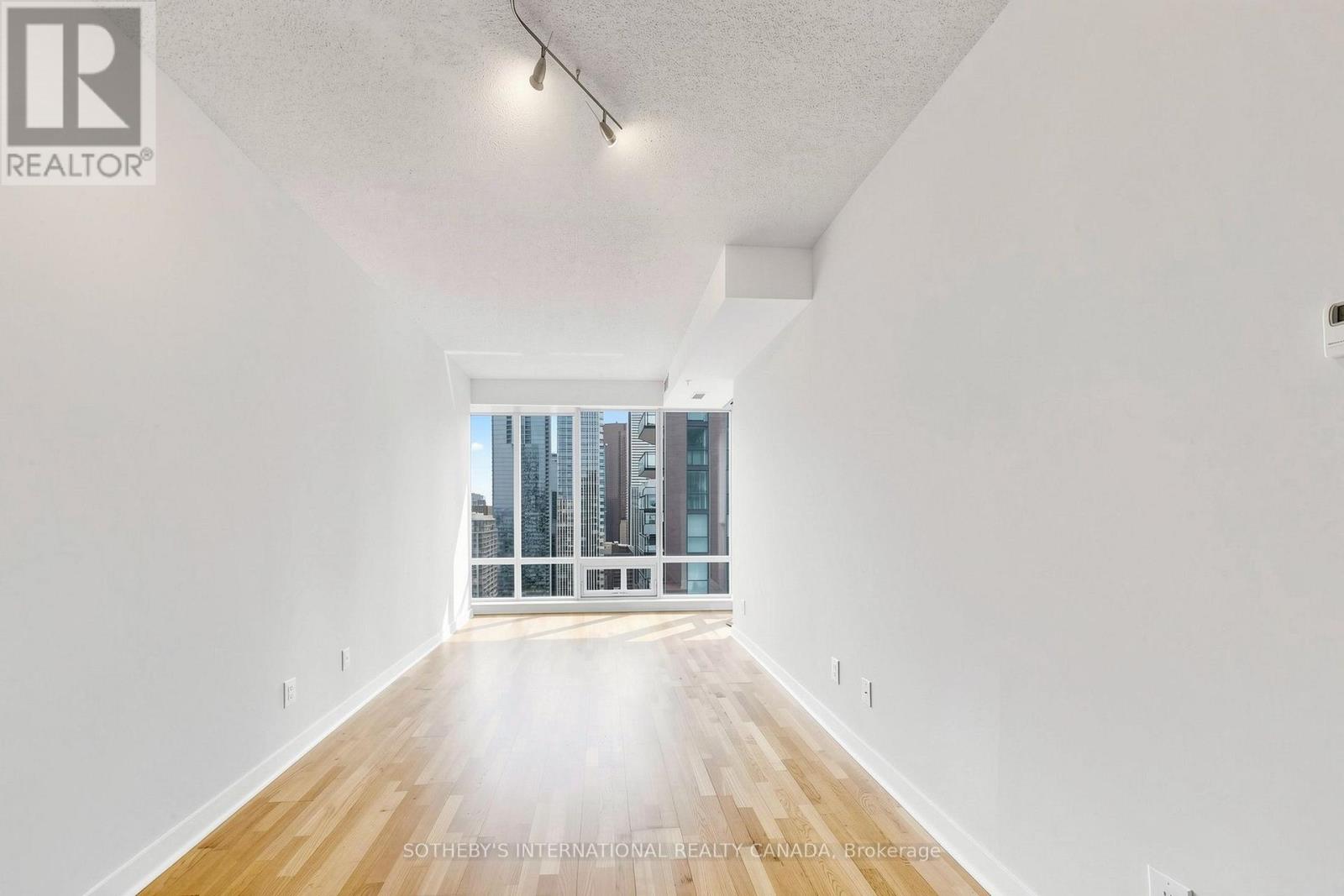3906 - 295 Adelaide Street W Property Photo 6