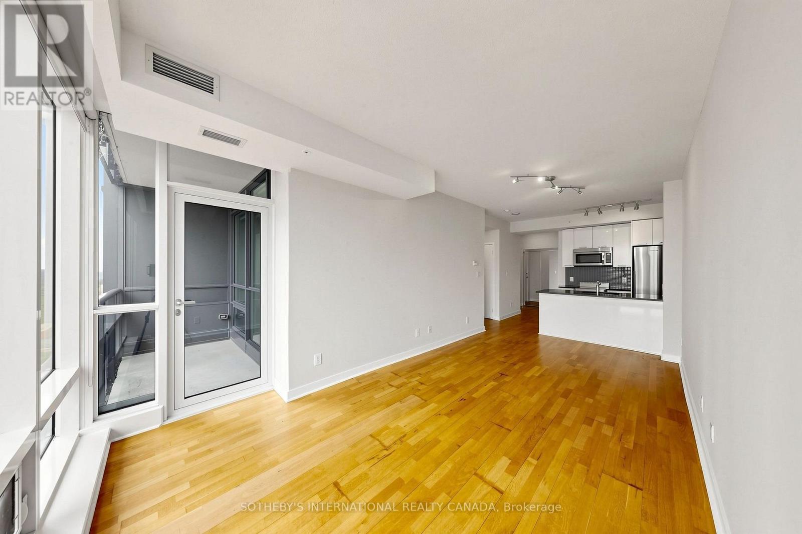 3906 - 295 Adelaide Street W Property Photo 7