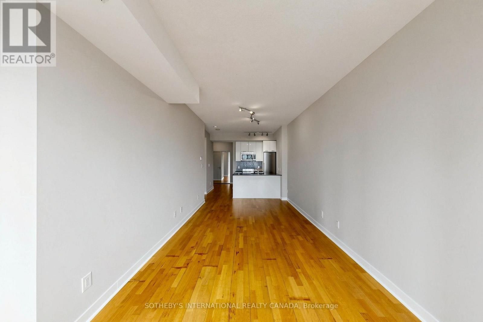 3906 - 295 Adelaide Street W Property Photo 8