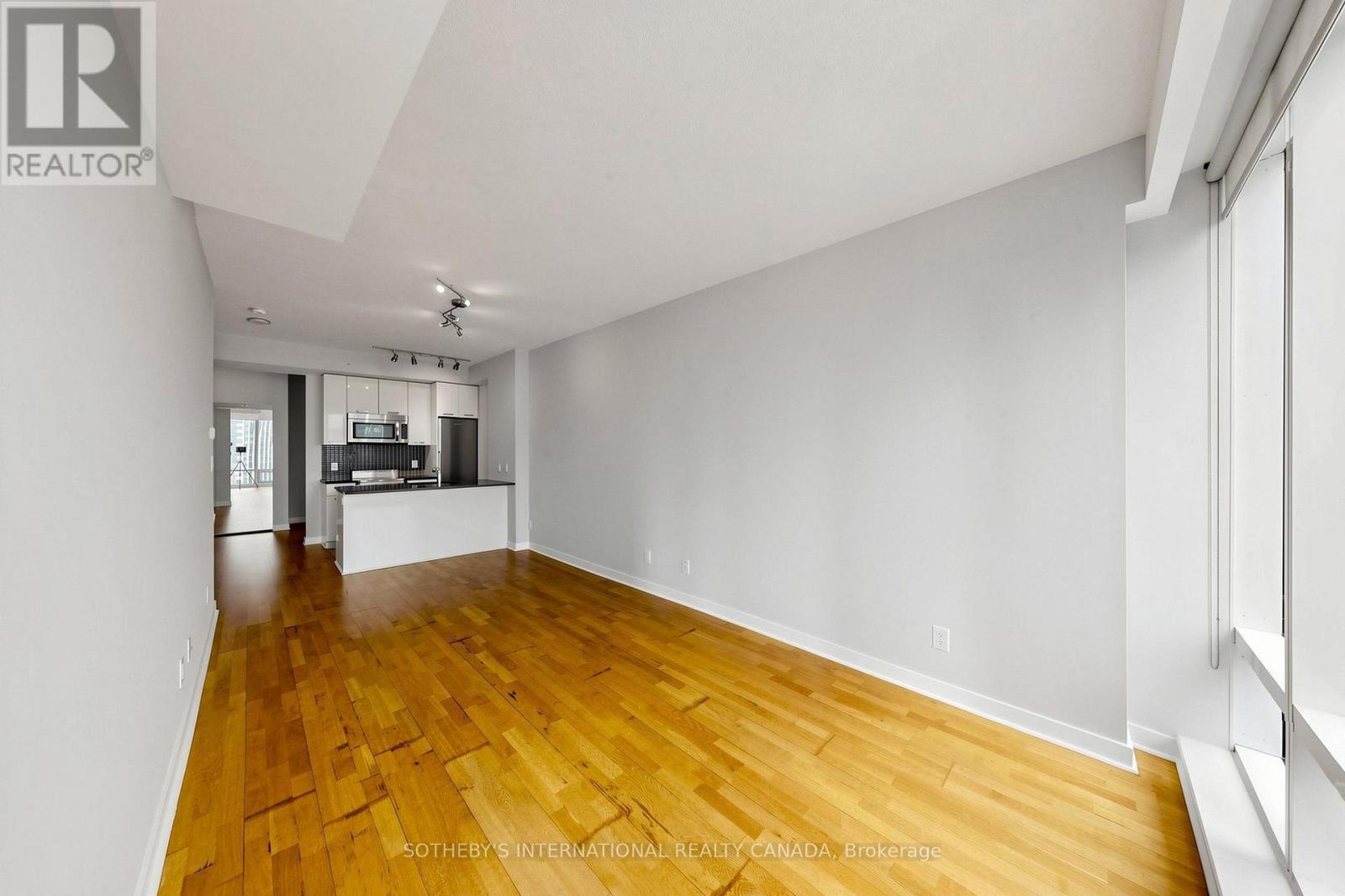 3906 - 295 Adelaide Street W Property Photo 9