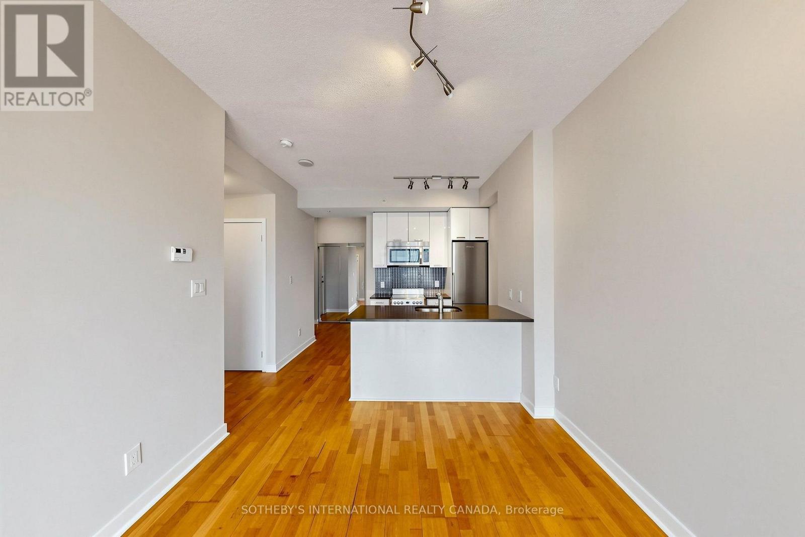 3906 - 295 Adelaide Street W Property Photo 10