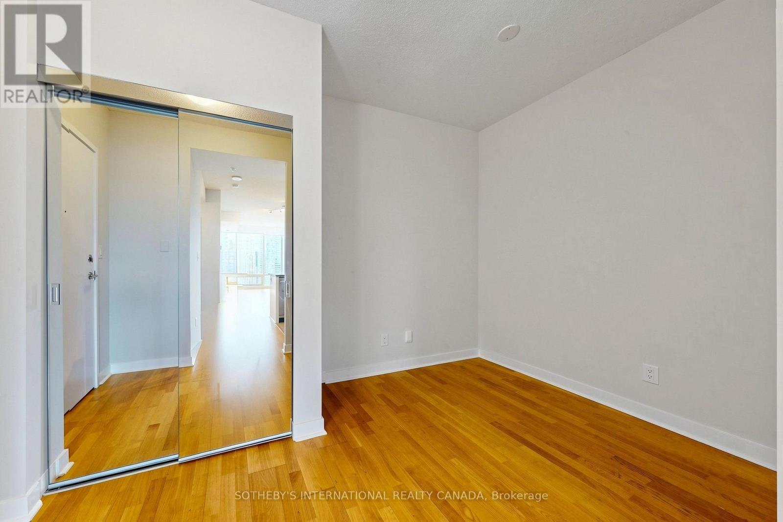 3906 - 295 Adelaide Street W Property Photo 21