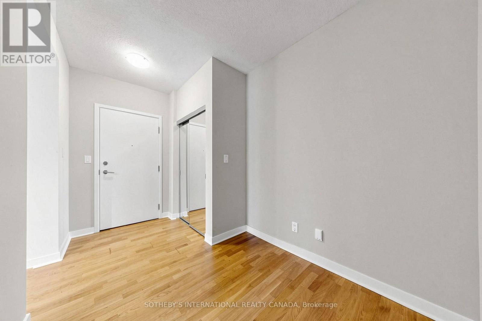 3906 - 295 Adelaide Street W Property Photo 23