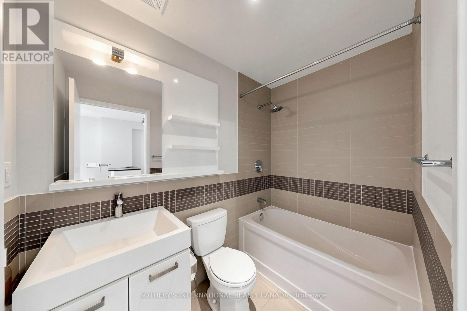 3906 - 295 Adelaide Street W Property Photo 24