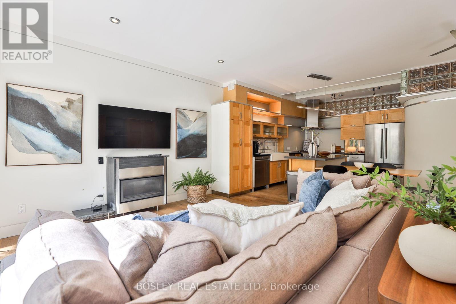 301 Keewatin Avenue Property Photo 14