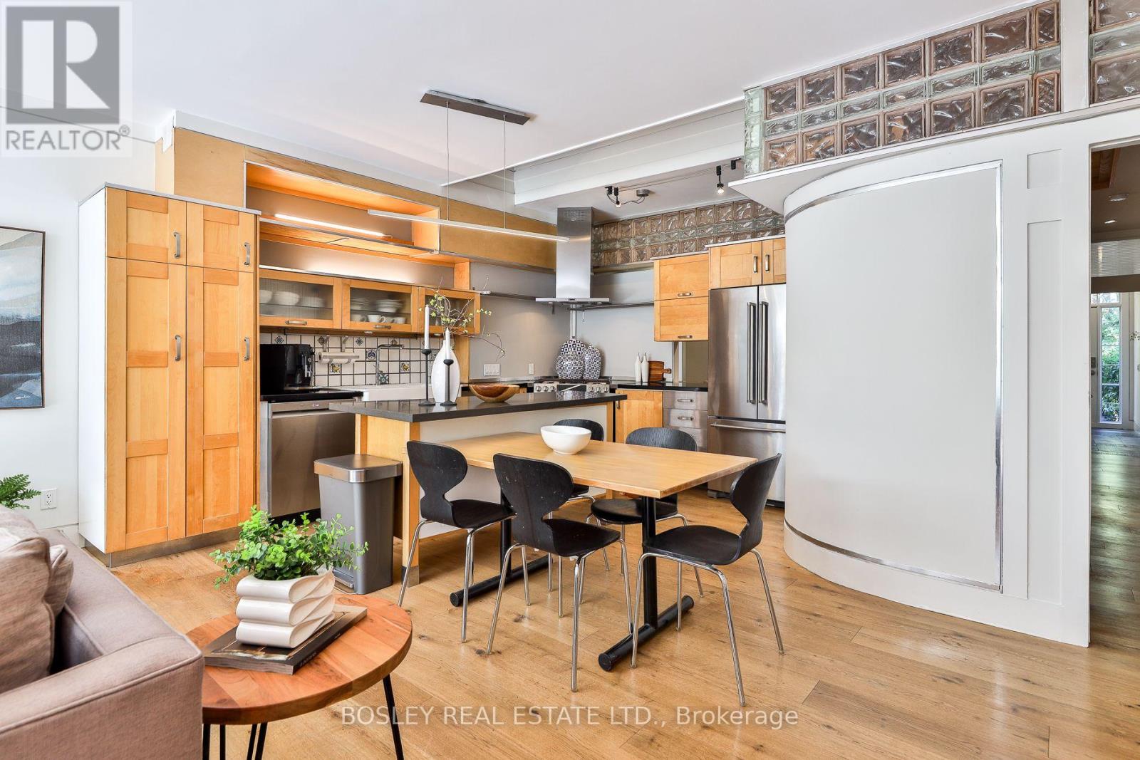 301 Keewatin Avenue Property Photo 15