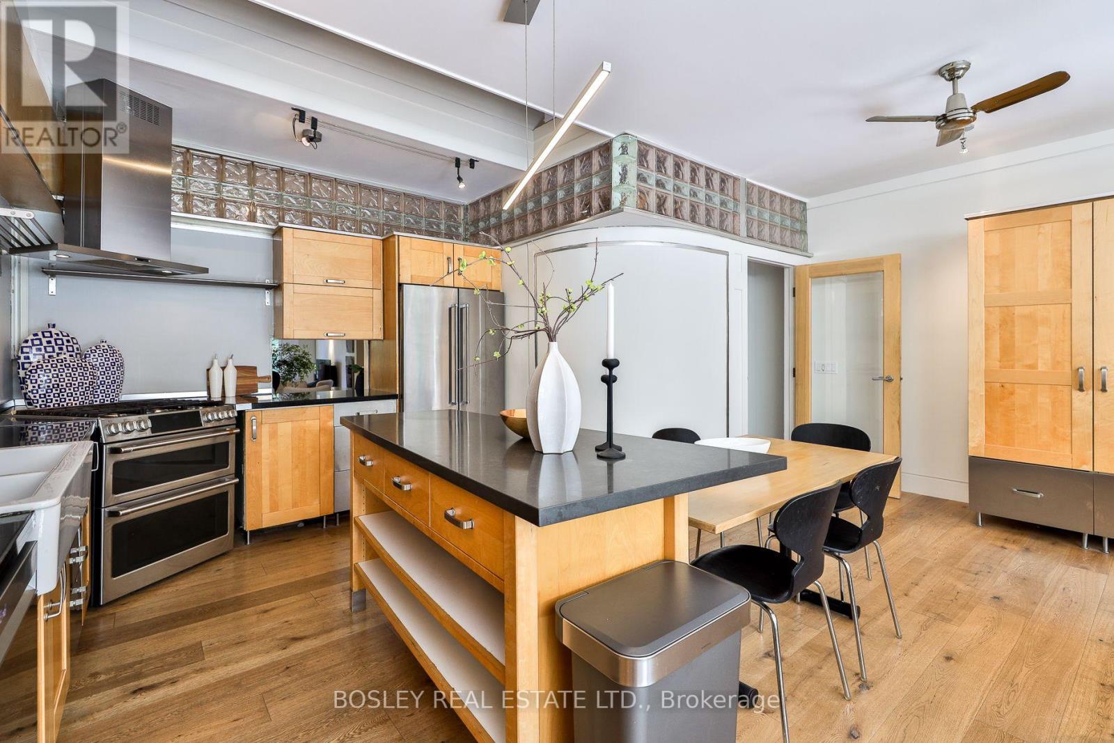 301 Keewatin Avenue Property Photo 17