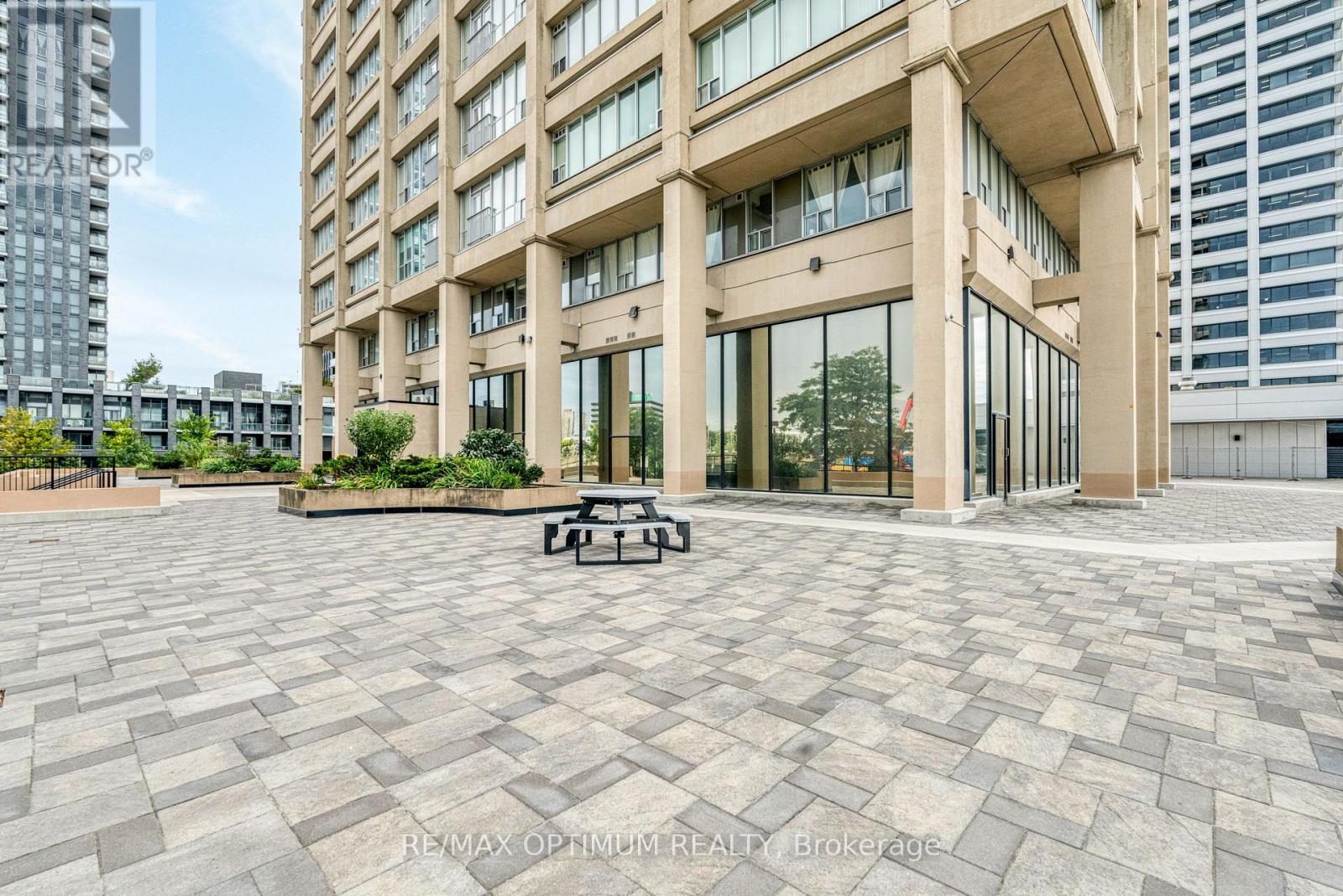 Uph211 - 797 Don Mills Road Property Photo 2