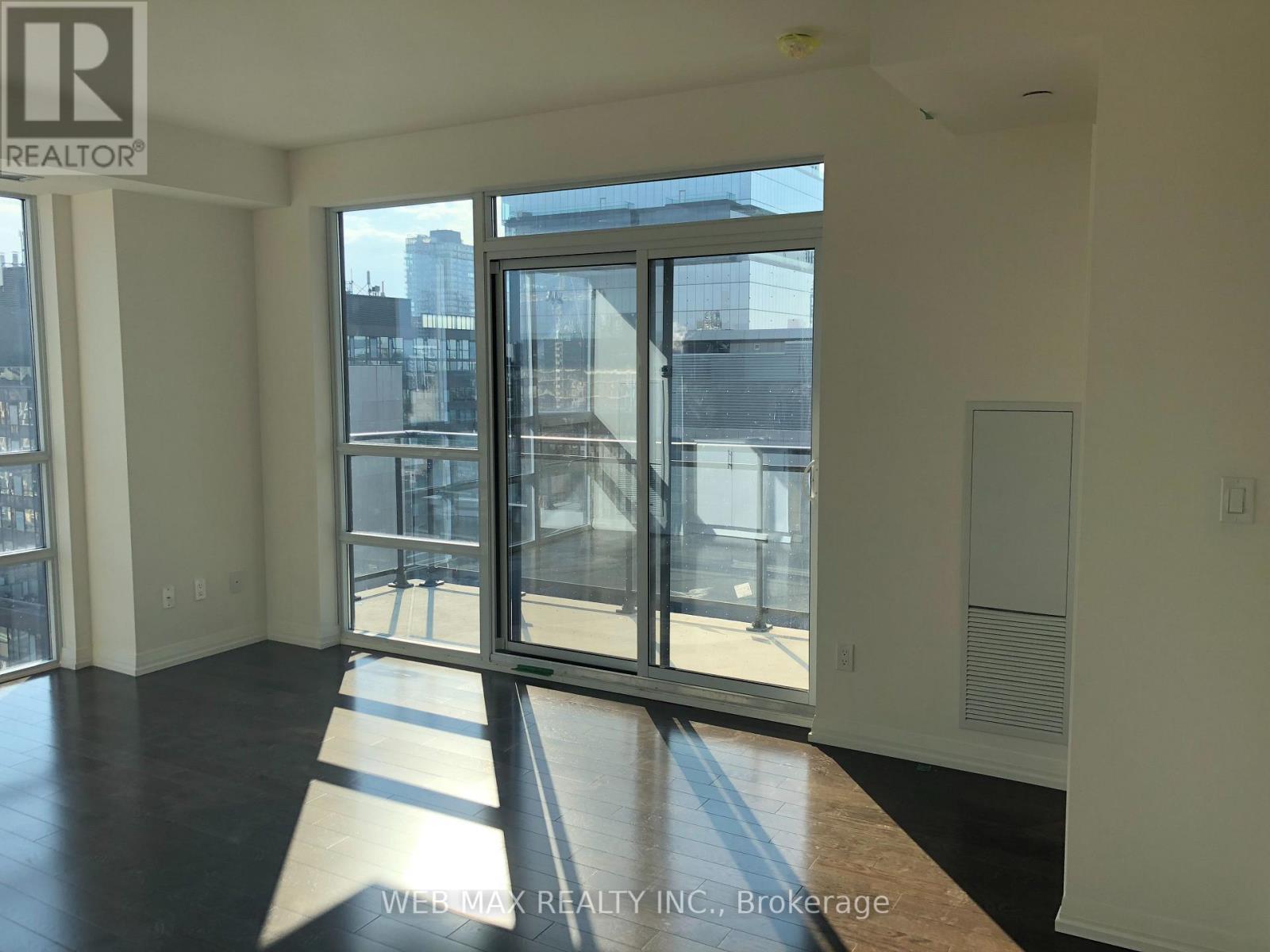 1528 - 460 Adelaide Street E Property Photo 3
