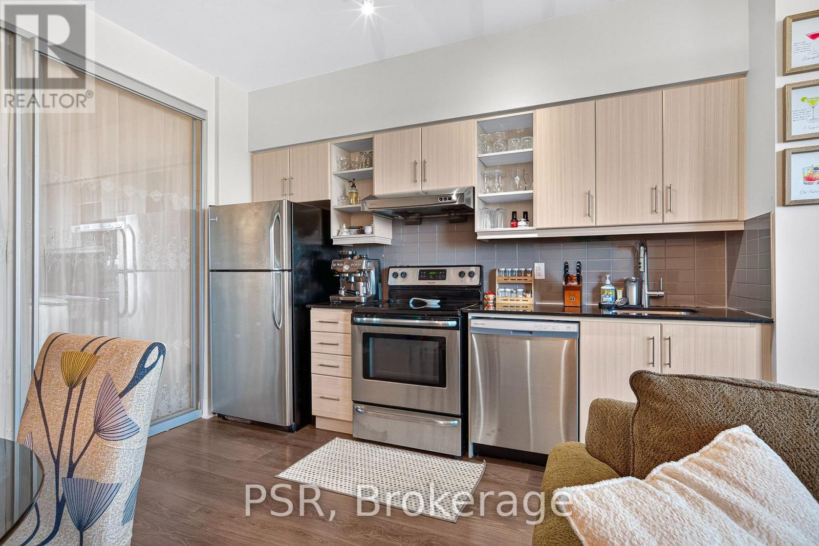 403 - 160 Vanderhoof Avenue Property Photo 8