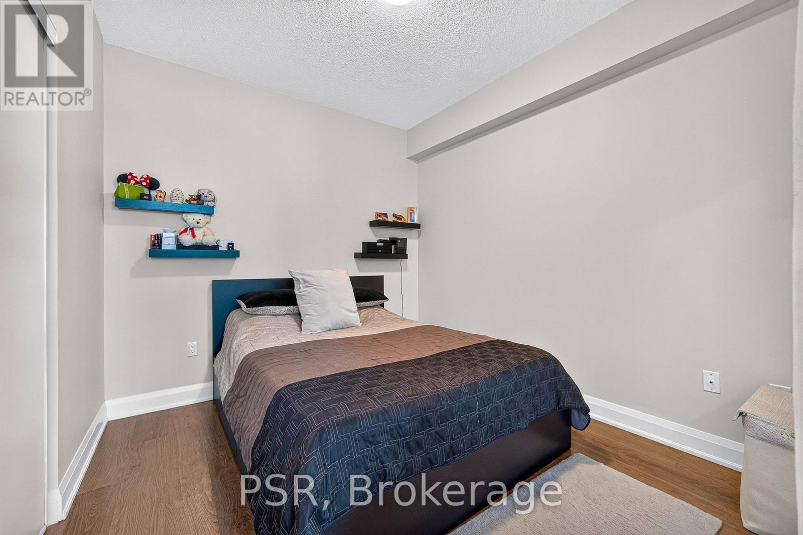 403 - 160 Vanderhoof Avenue Property Photo 9