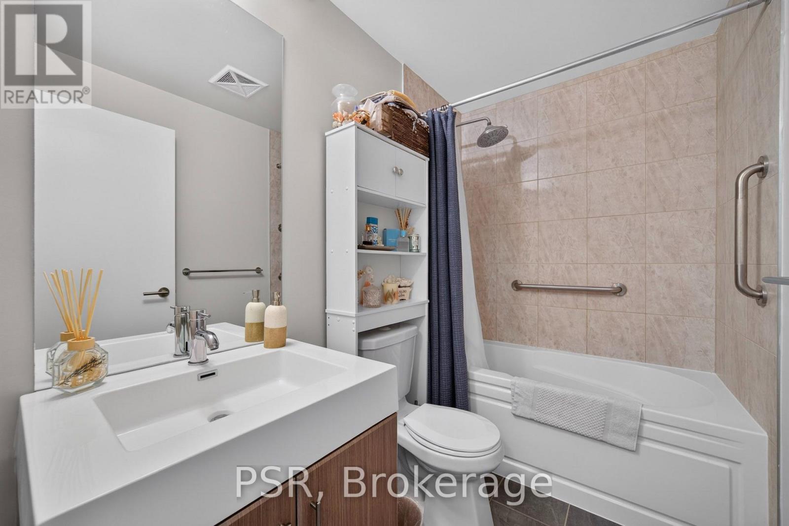 403 - 160 Vanderhoof Avenue Property Photo 11