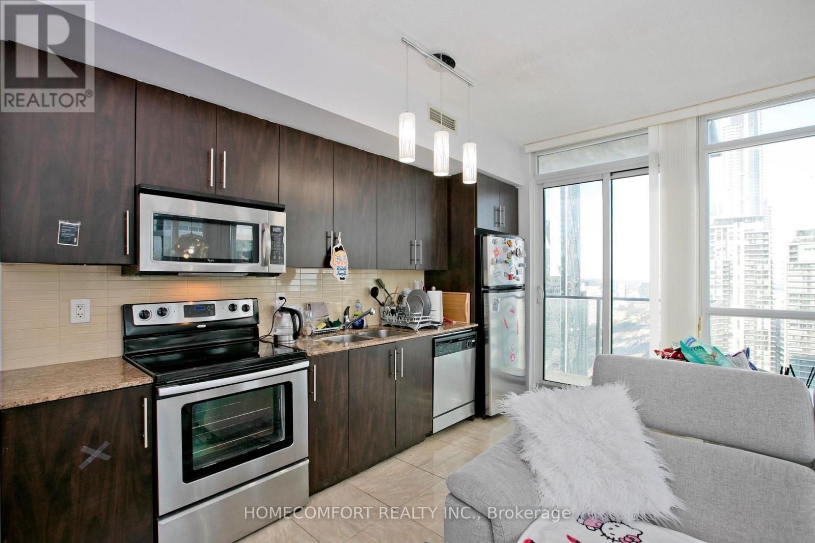 4107 - 55 Bremner Boulevard Property Photo 6