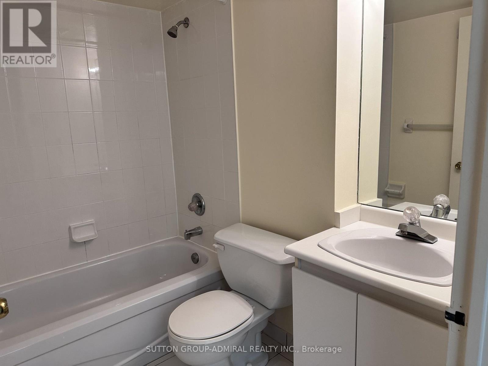 3107 - 736 Bay Street Property Photo 5