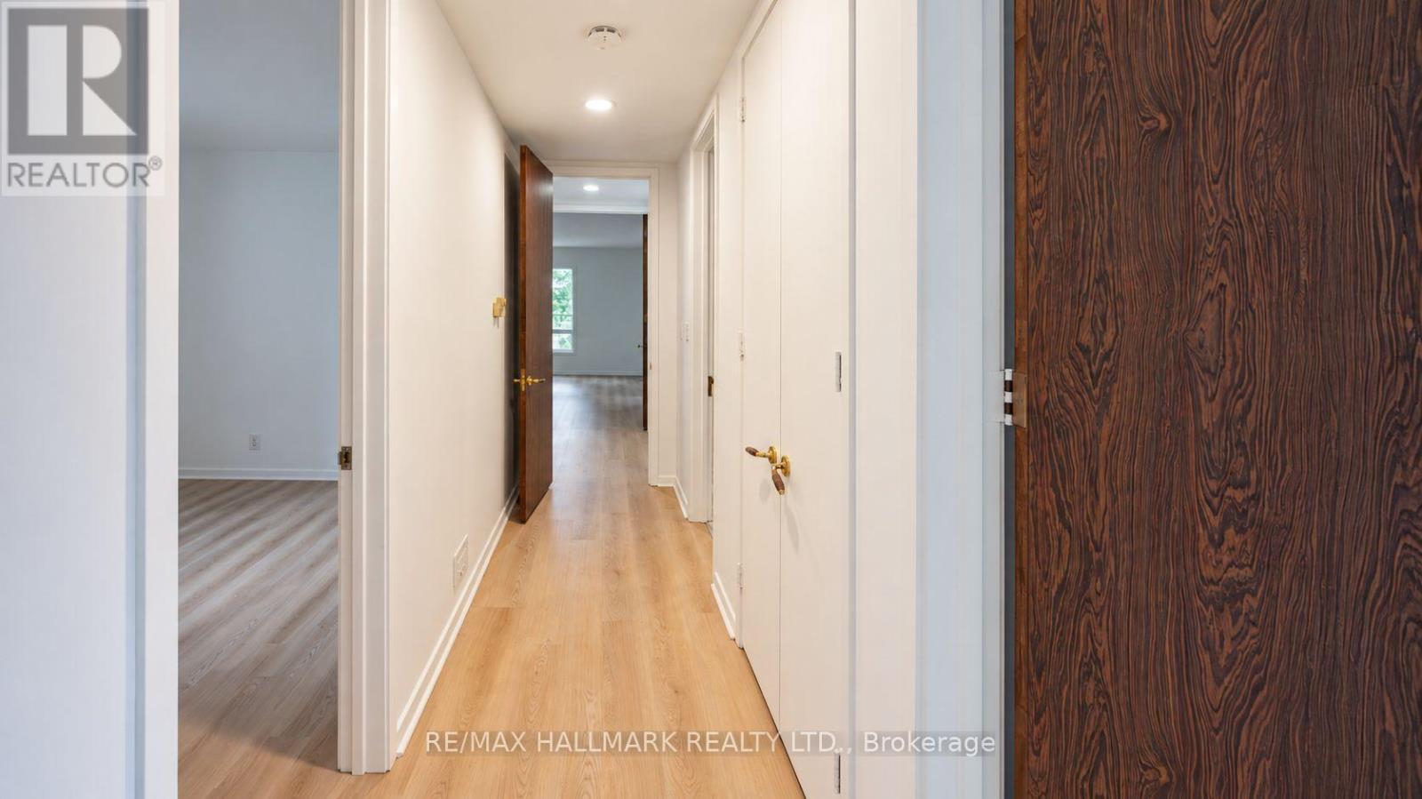 16 Royal Oak Drive Property Photo 9