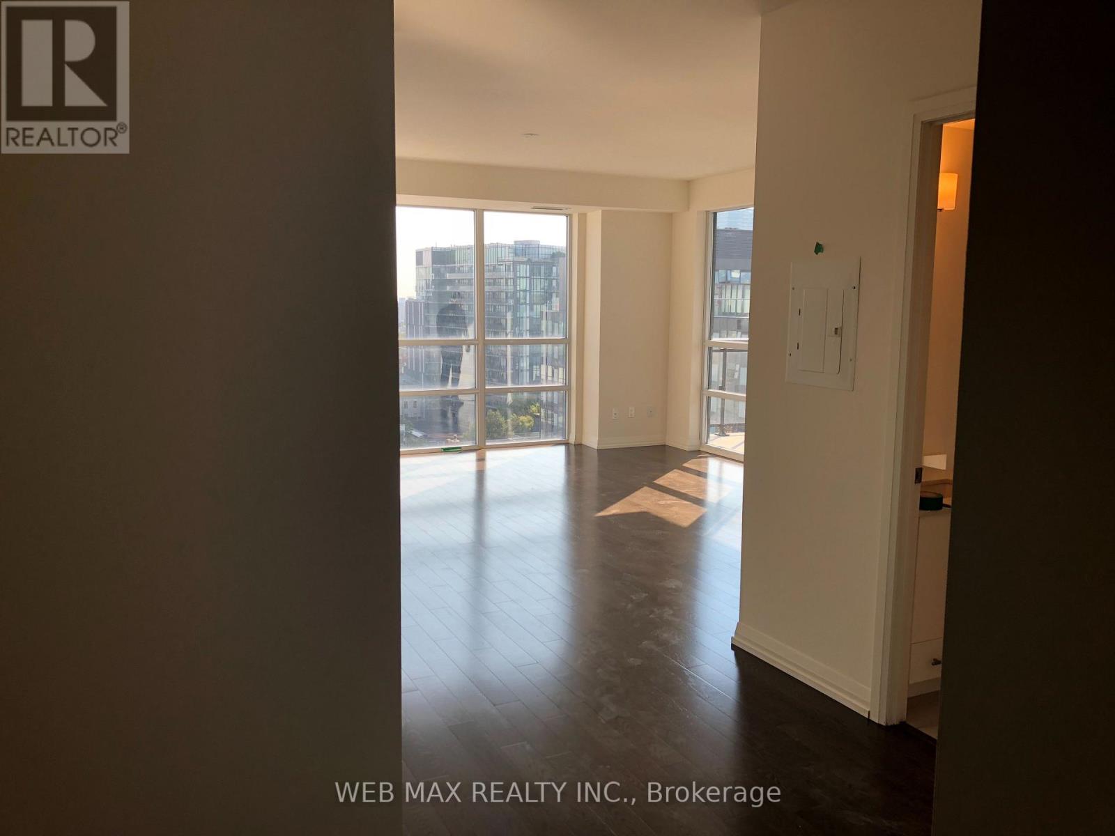 1528 - 460 Adelaide Street E Property Photo 1