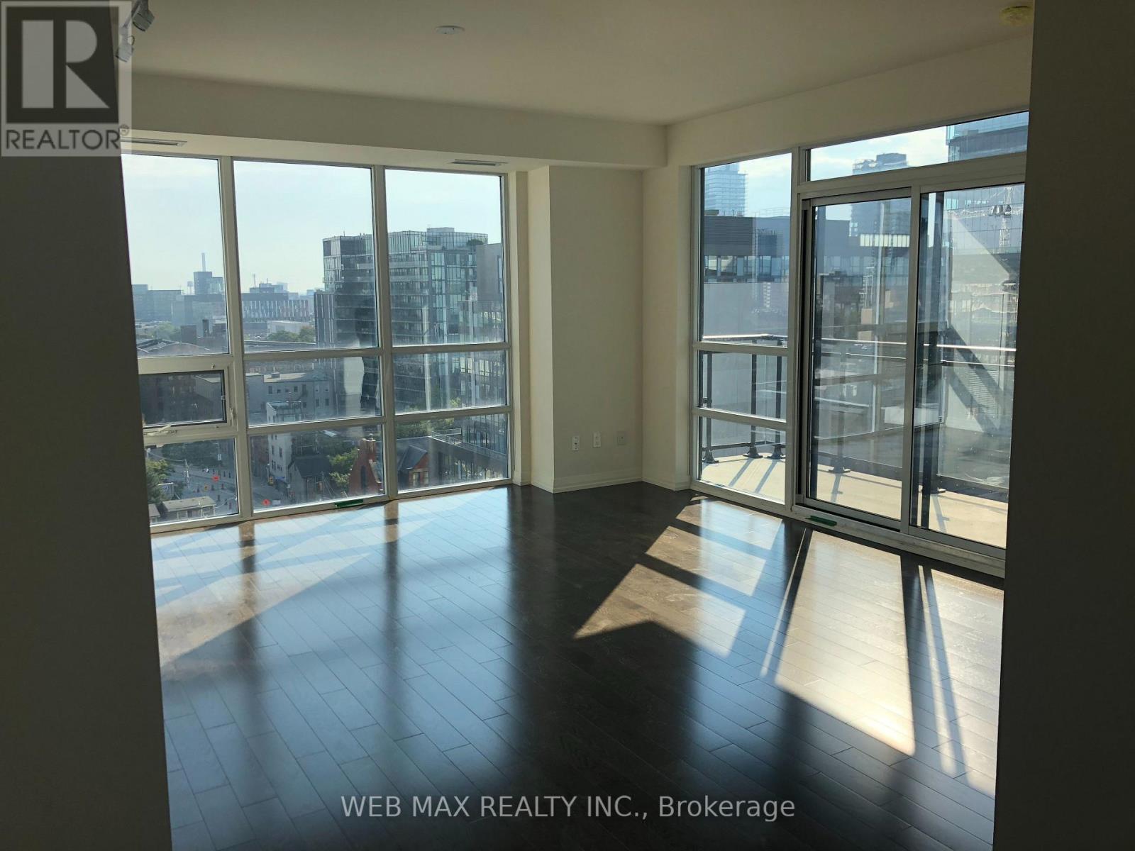 1528 - 460 Adelaide Street E Property Photo 2
