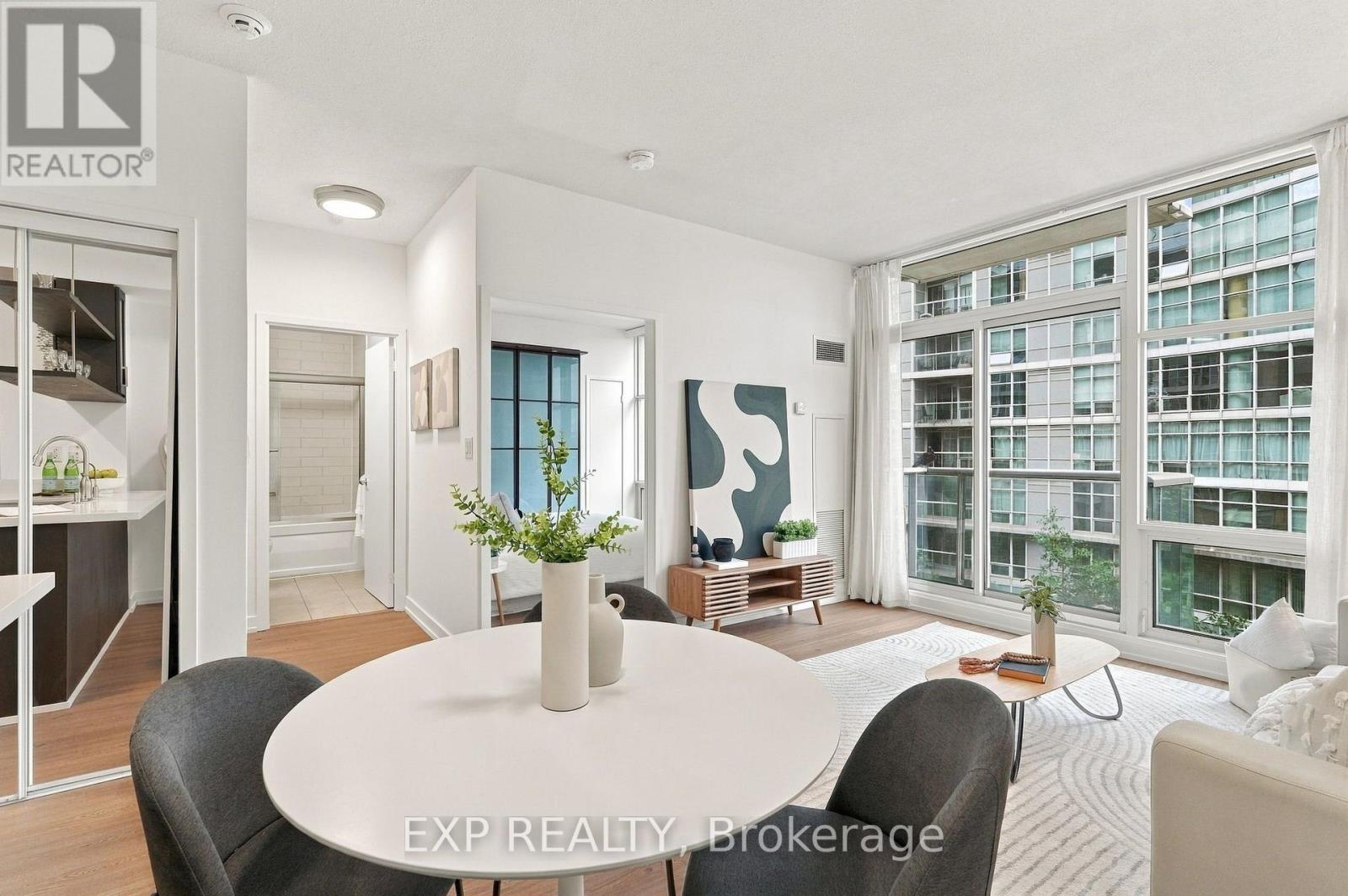 301 - 9 Spadina Avenue Property Photo 6