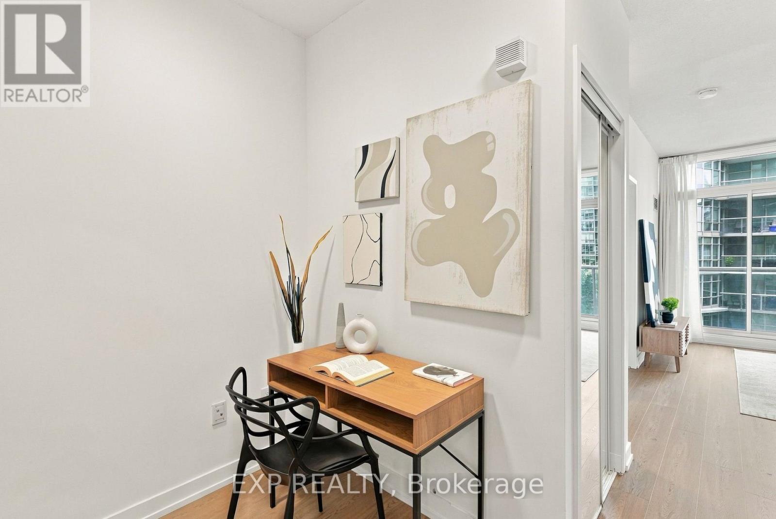 301 - 9 Spadina Avenue Property Photo 12