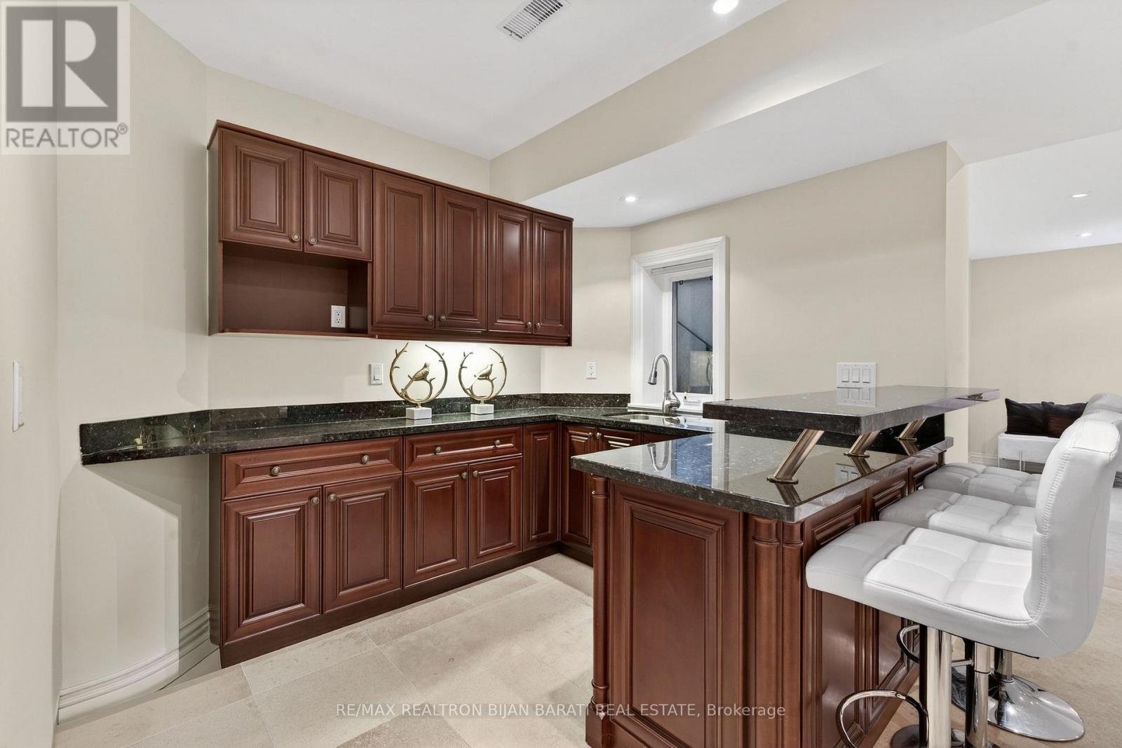 274 Greenfield Avenue Property Photo 45