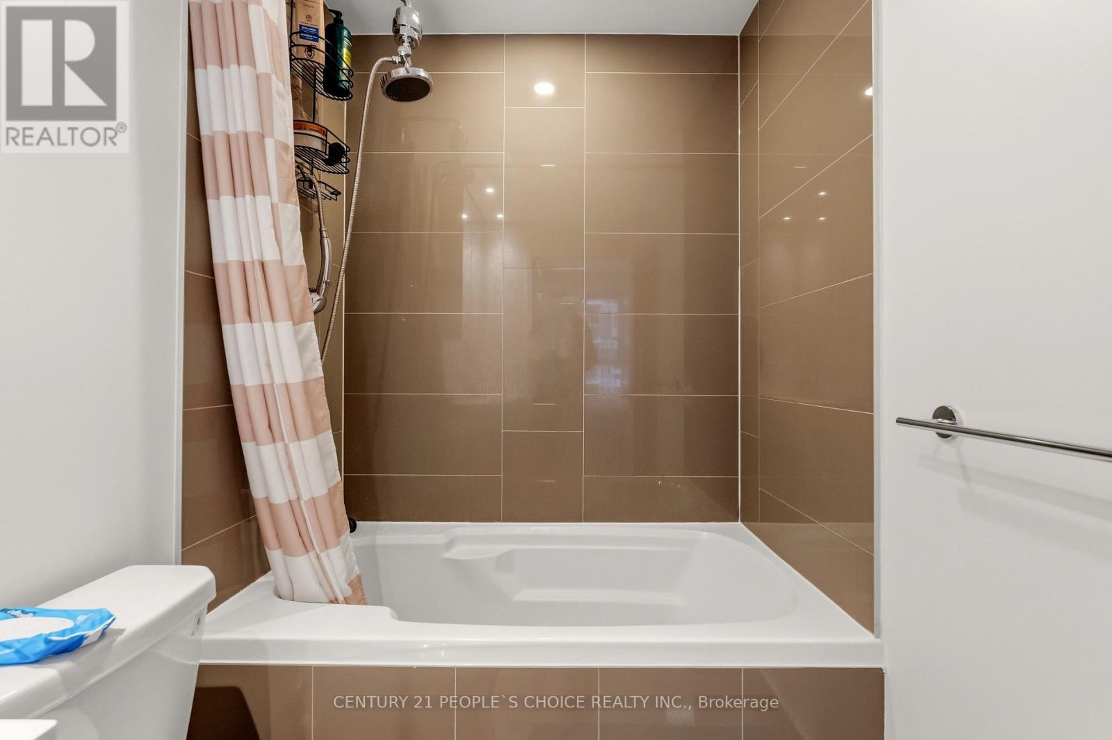 817 - 15 Lower Jarvis Street Property Photo 16