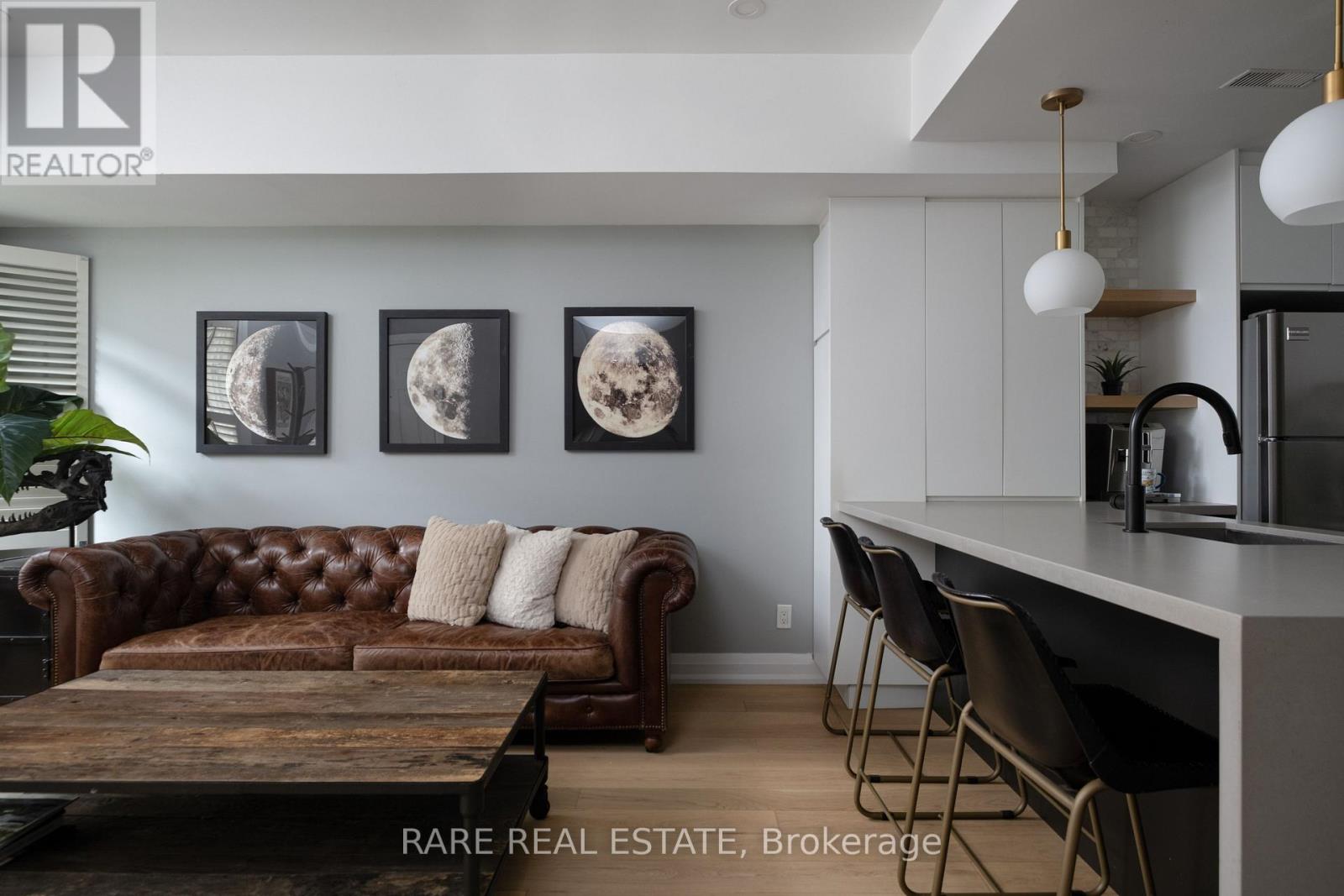 21 - 11 NIAGARA STREET